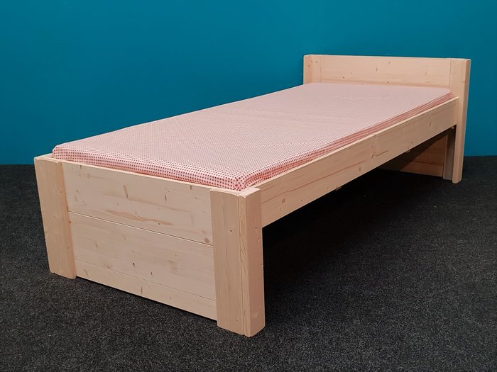 massief houten bed BedZie houtenbed